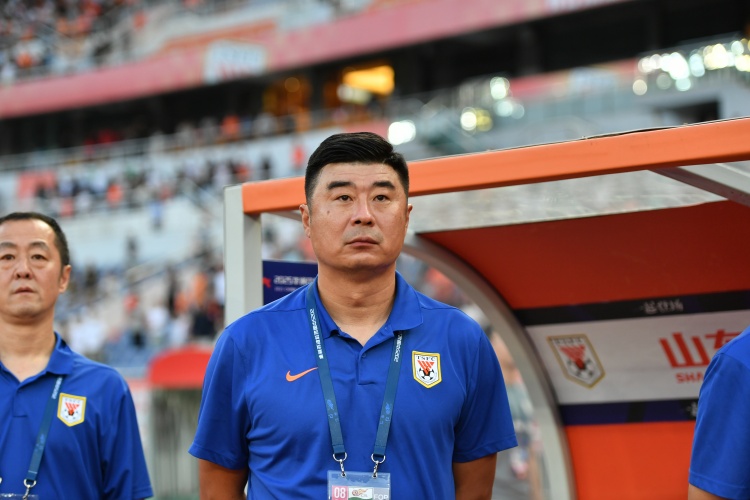 辉达娱乐平台-足球报：两外籍助教官宣后泰山教练组组建完毕，宿茂臻是“挂职”